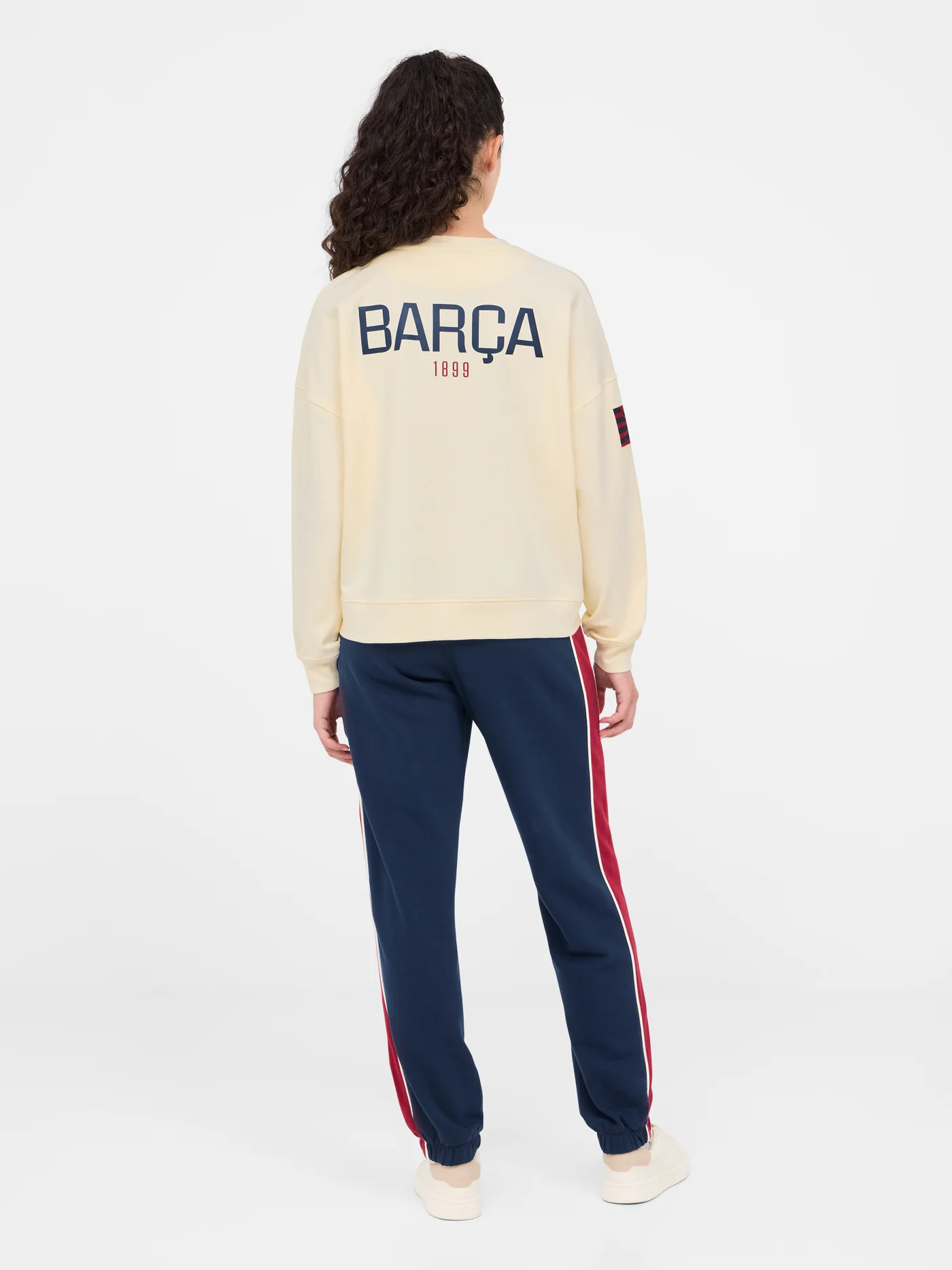 Sweatshirt beige Barça  - Woman - Image 4
