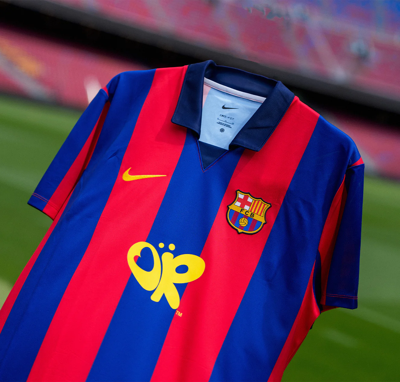 Jersey Retro Nike 2003/04 FC Barcelona x Olivia Rodrigo x Spotify - Image 3