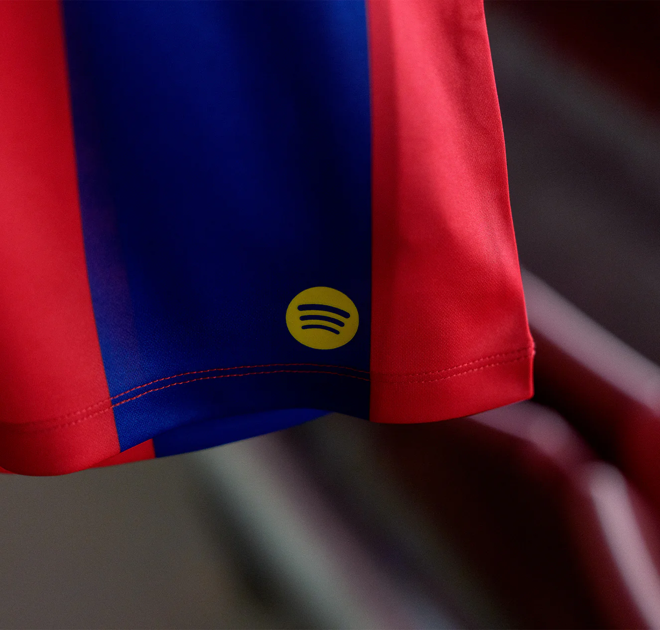 Jersey Retro Nike 2003/04 FC Barcelona x Olivia Rodrigo x Spotify - Image 5
