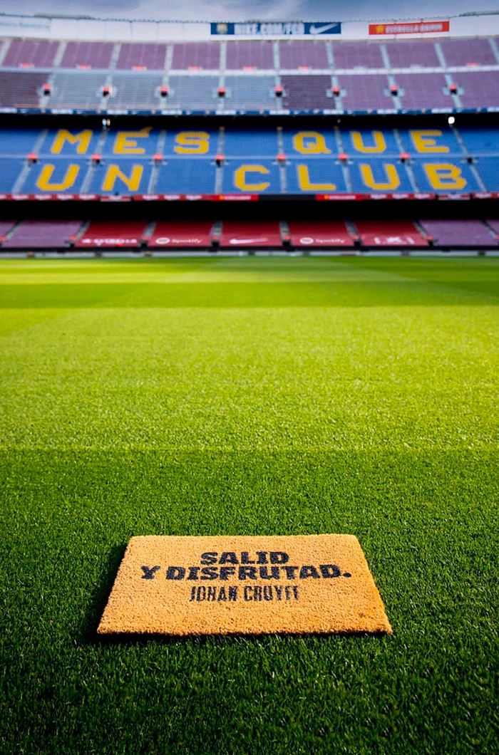 “Salid y disfrutad” Doormat from the Johan Cruyff Collection - Image 2