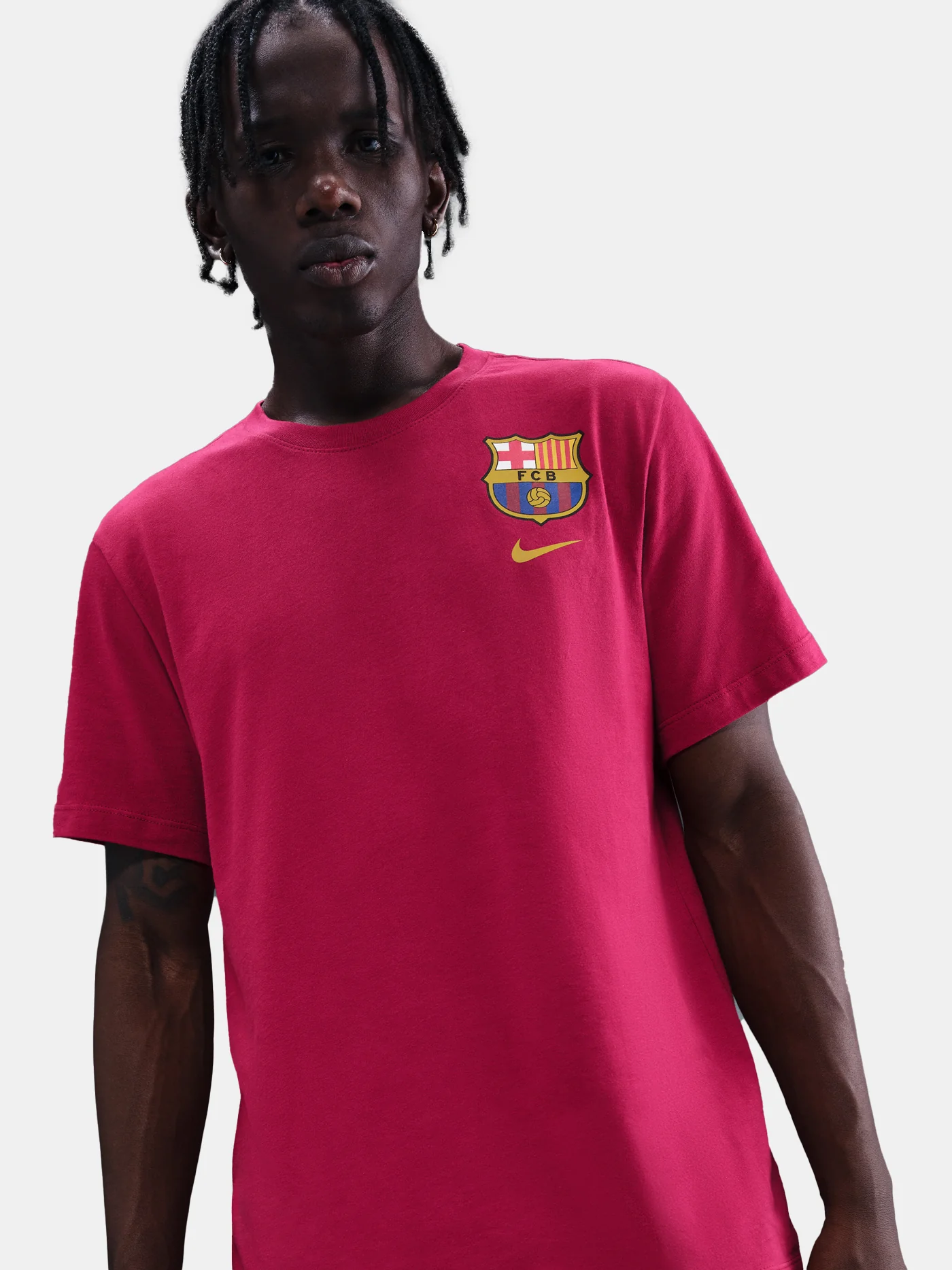 Tee Nike Barça shield red - Image 4